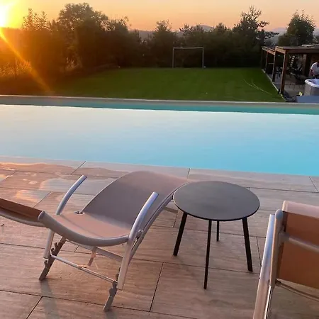 A La Comme A La Campagne Tatil Evi Taulhac-Pres-le-Puy